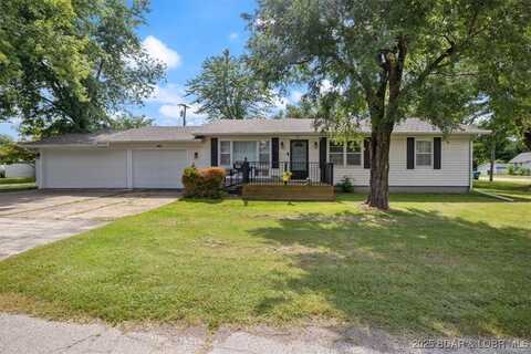 901 Larkin Drive, Eldon, MO 65026