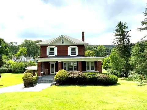 304 Memorial Avenue, BLUEFIELD, WV 24701