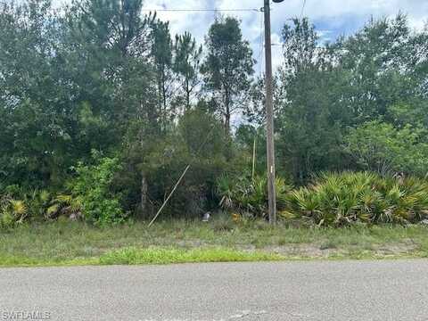 921 Robert, LEHIGH ACRES, FL 33936