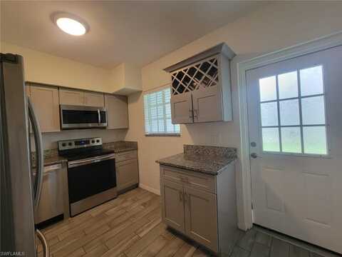 8313 Bernwood Cove, FORT MYERS, FL 33966