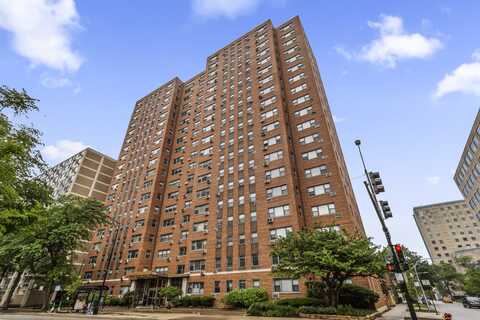 2909 N SHERIDAN Road, Chicago, IL 60657