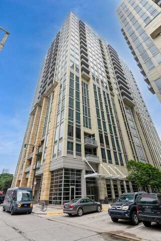 700 N Larrabee Street, Chicago, IL 60654