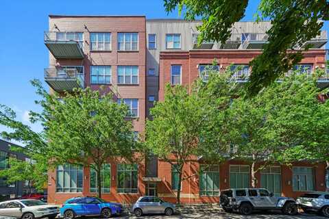 824 W Superior Street, Chicago, IL 60642