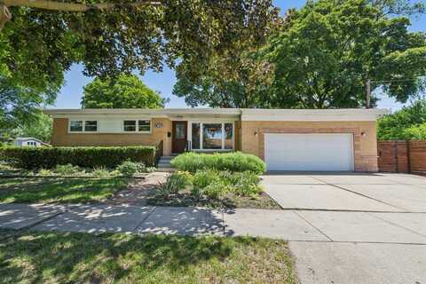 105 E Vermont Street, Villa Park, IL 60181