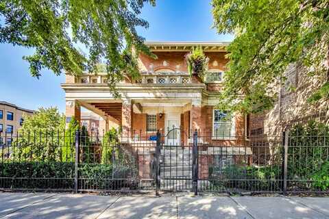 2950 W Palmer Street, Chicago, IL 60647