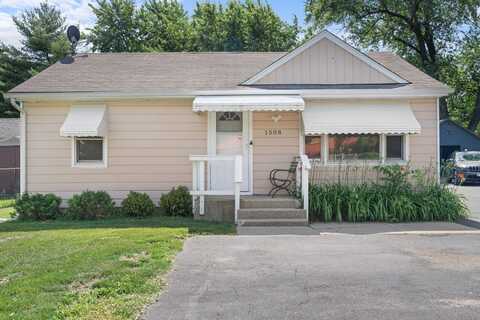 1508 N River Road, McHenry, IL 60051