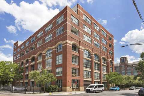 2001 S CALUMET Avenue, Chicago, IL 60616