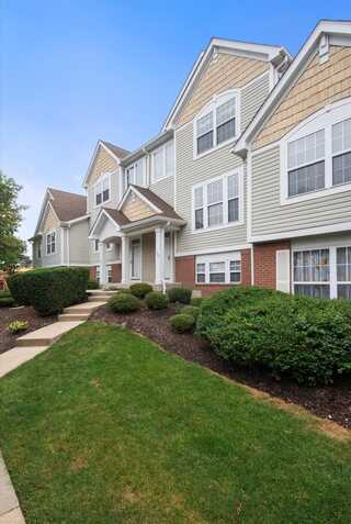 1182 Georgetown Way, Vernon Hills, IL 60061
