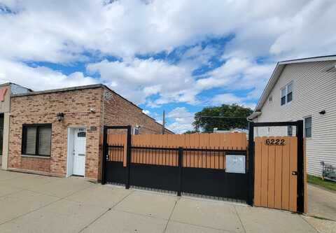 6222 W Addison Street, Chicago, IL 60634