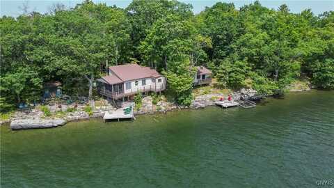 35 Schnurr Road, Hammond, NY 13646