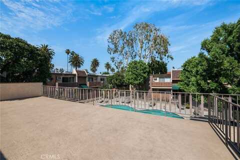 17900 Sherman Way, Reseda, CA 91335