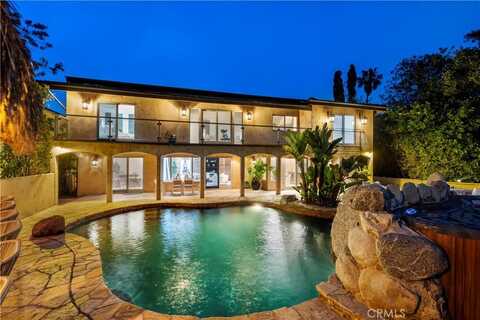 8000 Oceanus Drive, Los Angeles, CA 90046