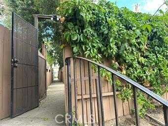 1250 E Huntington Drive, South Pasadena, CA 91030