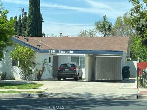 8961 Etiwanda Avenue, Northridge, CA 91325