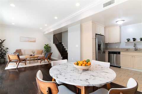 5335 Cartwright Ave, North Hollywood, CA 91601