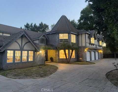 23242 Burbank Boulevard, Woodland Hills, CA 91367