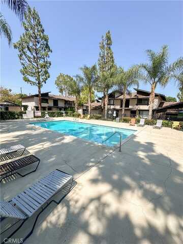 19630 Saticoy Street, Reseda, CA 91335