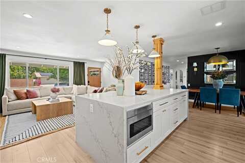 6709 Sheltondale Avenue, West Hills, CA 91307
