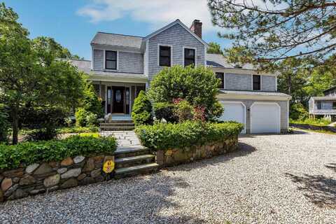 68 Whippoorwill Circle, Mashpee, MA 02649