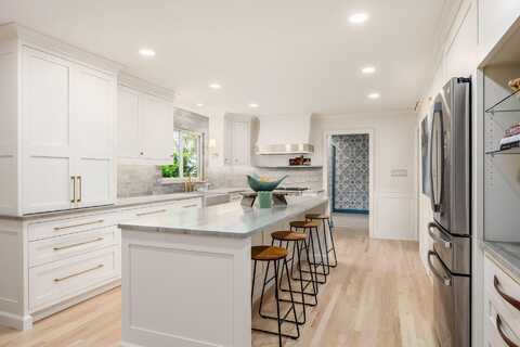 2841 Doncaster Road, Upper Arlington, OH 43221