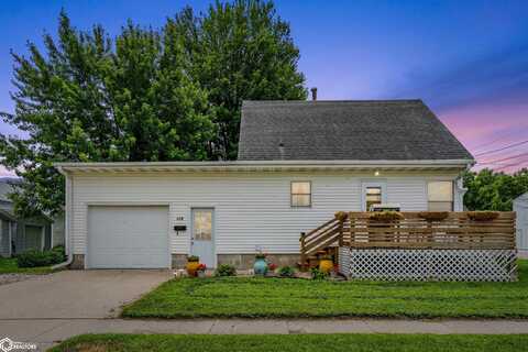 418 Q Avenue, Nevada, IA 50201