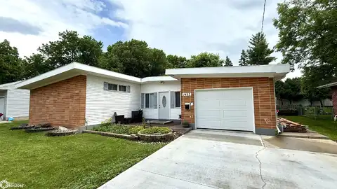 1453 3rd Street SE, Mason City, IA 50401