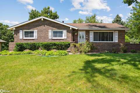 2505 Reyclif Drive, Marshalltown, IA 50158