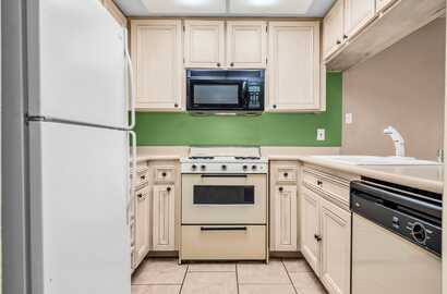 44 Lakeview Circle, Cathedral City, CA 92234
