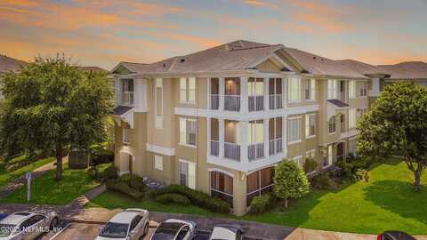8290 W GATE Parkway unit: 709, Jacksonville, FL 32216