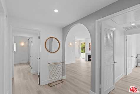 1136 S Shenandoah St, Los Angeles, CA 90035