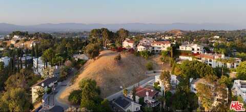 5015 Calatrana Dr, Woodland Hills, CA 91364