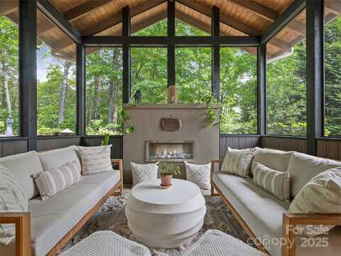 3 Turkey Roost Court, Fairview, NC 28730