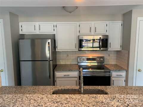 1630 Arlyn Circle unit: D, Charlotte, NC 28213