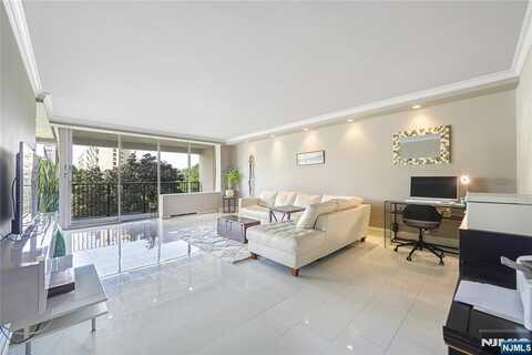 5 Horizon Road 204, Fort Lee, NJ 07024
