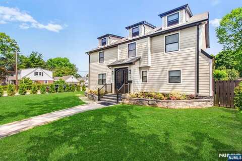 309 Clinton Avenue, Bergenfield, NJ 07621