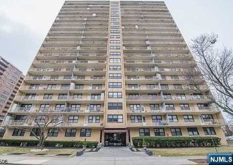 285 Aycrigg Avenue 22D, Passaic, NJ 07055