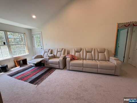 1254 Garrison Court, Mahwah, NJ 07430