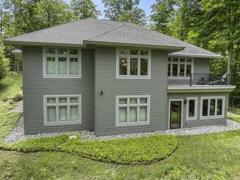 123 W Ann, Boyne City, MI 49712