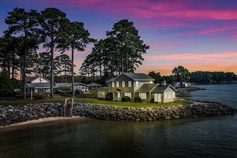 164 Bay Shore Ave, Reedville, VA 22539