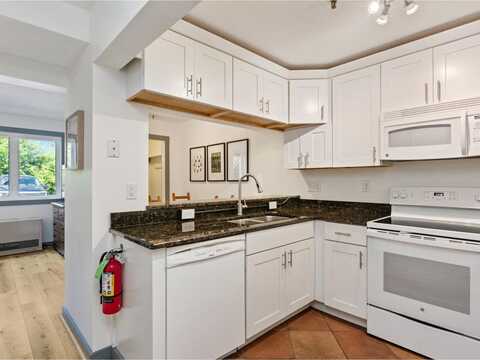 337 College Street, Burlington, VT 05401