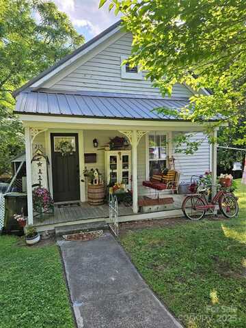 215 9th Street, Spencer, NC 28159