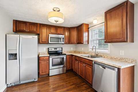 272 Winding Pond Road, Londonderry, NH 03053