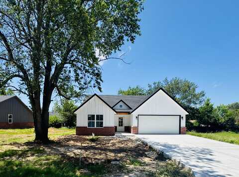 104 Zachary Drive, Grove, OK 74344
