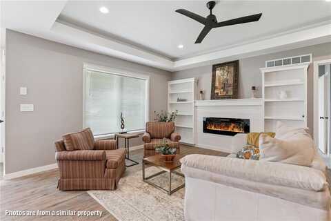 922 Juneberry Drive, Palo, IA 52324