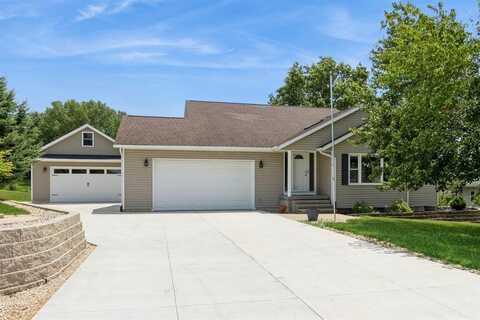 1276 Winchester Drive NE, Swisher, IA 52338