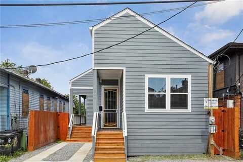 1826 TOURO Street, New Orleans, LA 70116