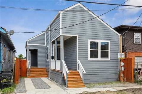 1826 TOURO Street, New Orleans, LA 70116