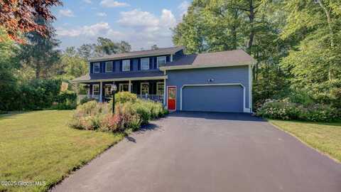 3 Horseshoe Turn, Clifton Park, NY 12065