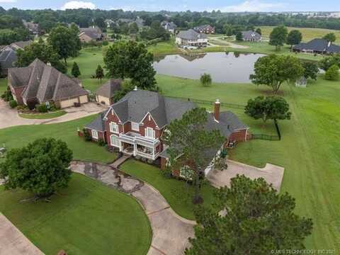 8766 Haskell Drive, Broken Arrow, OK 74014