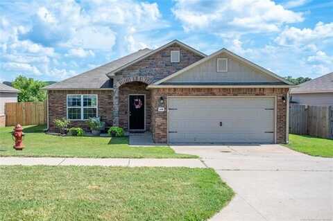 1330 Panther Lane, Sapulpa, OK 74066